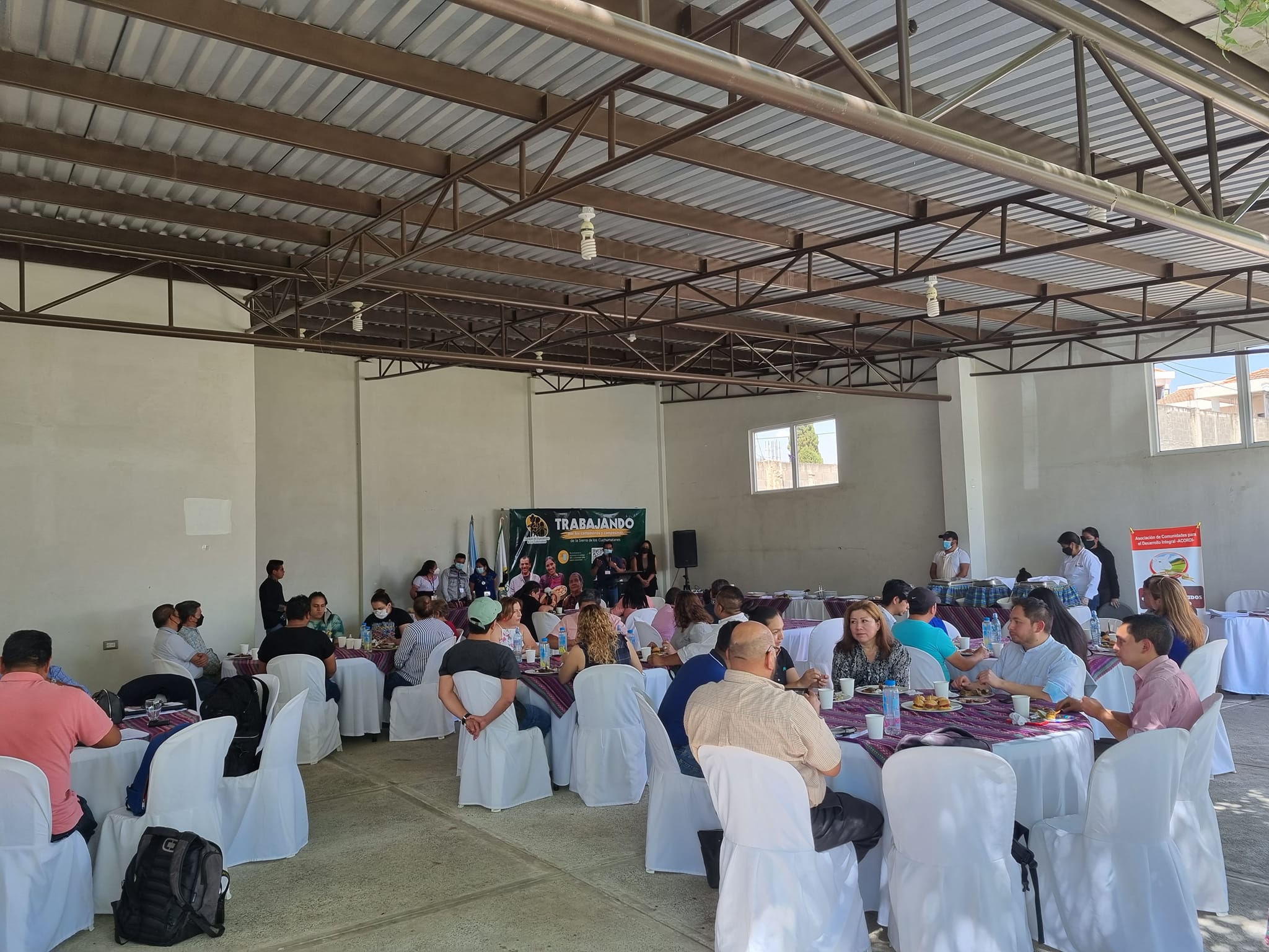 Iniciativa de Empoderamiento Económico de Mujeres en Mesoamérica -WEE-